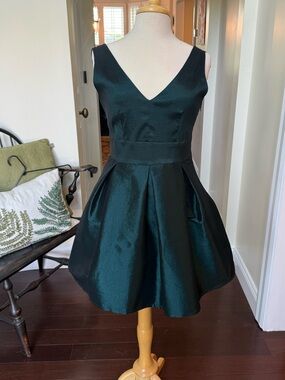 Elegant V-Neck Dark Green Party Dress